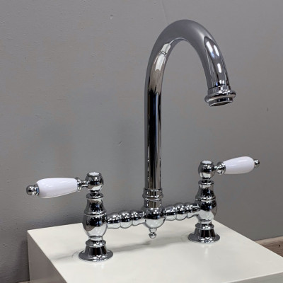 PB Robinet de cuisine Nostalgic Bridge Chrome avec bec rond avec poignées blanches PBN.CHR.R.WH