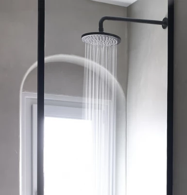 Waterevolution Flow pomme de douche 200 mm avec raccord mural noir mat T1641PR