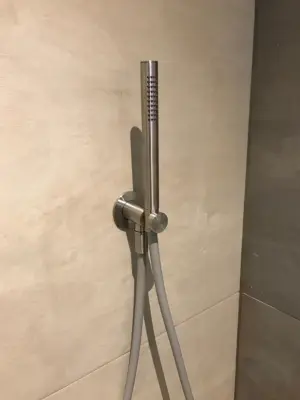 Ensemble de robinetterie de salle de bain Waterevolution Flow complet avec raccord mural, entièrement en acier inoxydable T1621IE