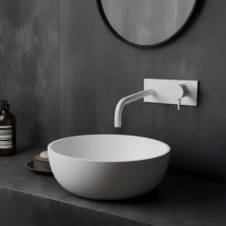 Robinet de lavabo encastré Watervolution Flow avec plaque de recouvrement blanc mat et bec de 21 cm T1161BBR-21