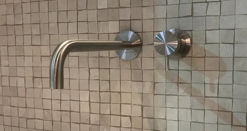 Robinet de lavabo encastré Watervolution Flow entièrement en acier inoxydable T116BIEV2 avec bec de 25 cm