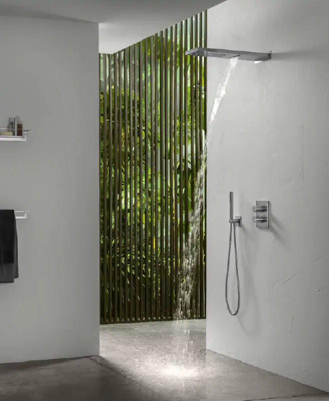 SB 316 Douchette carrée avec flexible et crochet de suspension inox