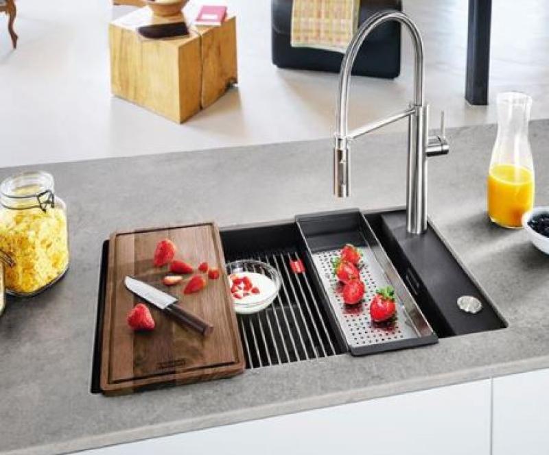 Planche à découper en noyer Franke Kubus 2.0 pour évier en granit 230x442mm 112.0654.748.