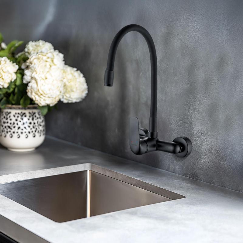 Robinet mural Aquatrimo Chopin avec bec flexible haut en noir mat 21CP8462SW