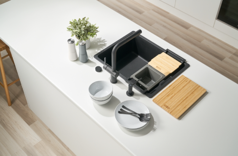 Franke Accessoires Universels Ensemble Tout-En-Un 2 - Planche à Découper, Bac en Plastique, Petit Bac en Plastique et Pont Télescopique 112.0655.482