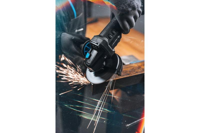 HÖGERT Meuleuse d'angle sans fil avec interrupteur à palette, 125MM, 18V - Set (batterie, chargeur, accessoires)