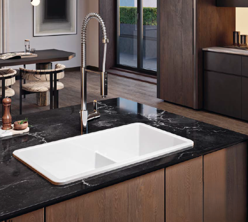 Ausmann Ceramic Ember Évier en céramique blanc une fois et demie Montage en surface et sous plan 733 x 401 mm avec bouchons dorés 1208971518