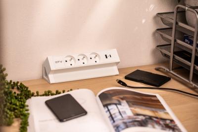 Prise de meuble Basco, 3 x prise avec mise à la terre, USB A+C, câble de 1,5 m, blanc avec montage