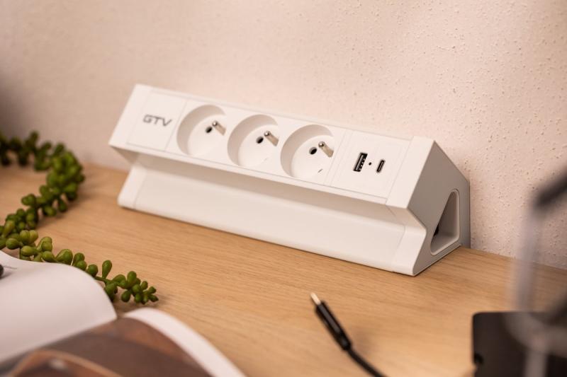 Prise de meuble Basco, 3 x prise avec mise à la terre, USB A+C, câble de 1,5 m, blanc avec montage