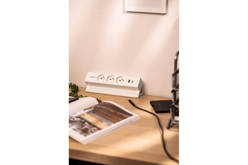 Prise de meuble Basco, 3 x prise avec mise à la terre, USB A+C, câble de 1,5 m, blanc avec montage