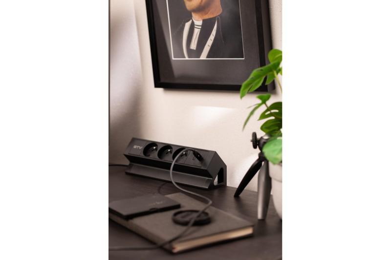 Prise de meuble Basco, 3 x prise avec mise à la terre, USB A+C, câble de 1,5 m, noir avec montage