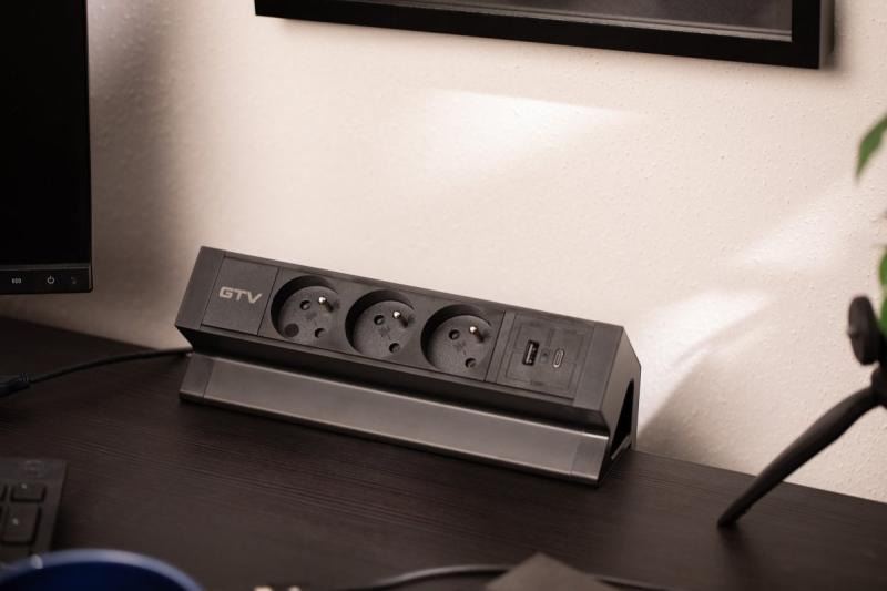 Prise de meuble Basco, 3 x prise avec mise à la terre, USB A+C, câble de 1,5 m, noir avec montage