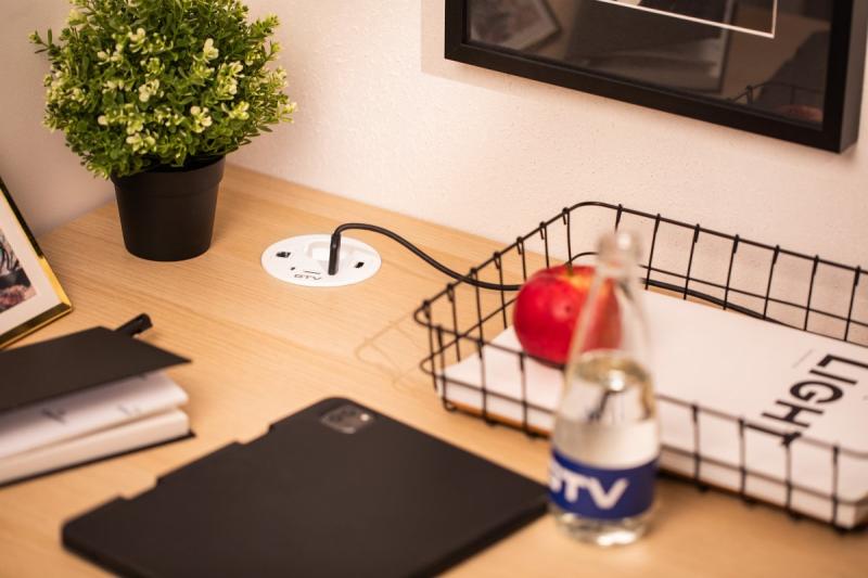 Prise de meuble RONDO, 1xSHUKO, 1xUSB-A, 2xUSB-C, HDMI, câble RJ45 1,5 m, blanc