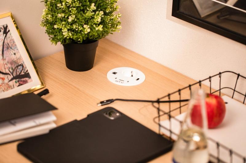 Prise de meuble RONDO, 1xSHUKO, 1xUSB-A, 2xUSB-C, HDMI, câble RJ45 1,5 m, blanc