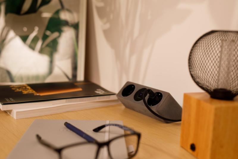 Prise pour meuble SOFITO, 2xSHUKO, USB A+C, câble 1,5 m, gris flocage