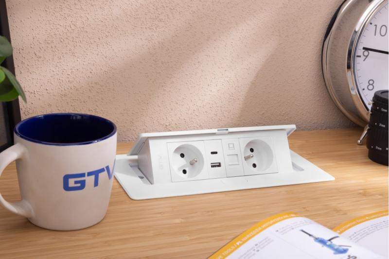 MULTISOFT Prise de meuble 2x Prise avec terre, USB A+C, RJ45, Câble d'alimentation avec fiche, Blanc