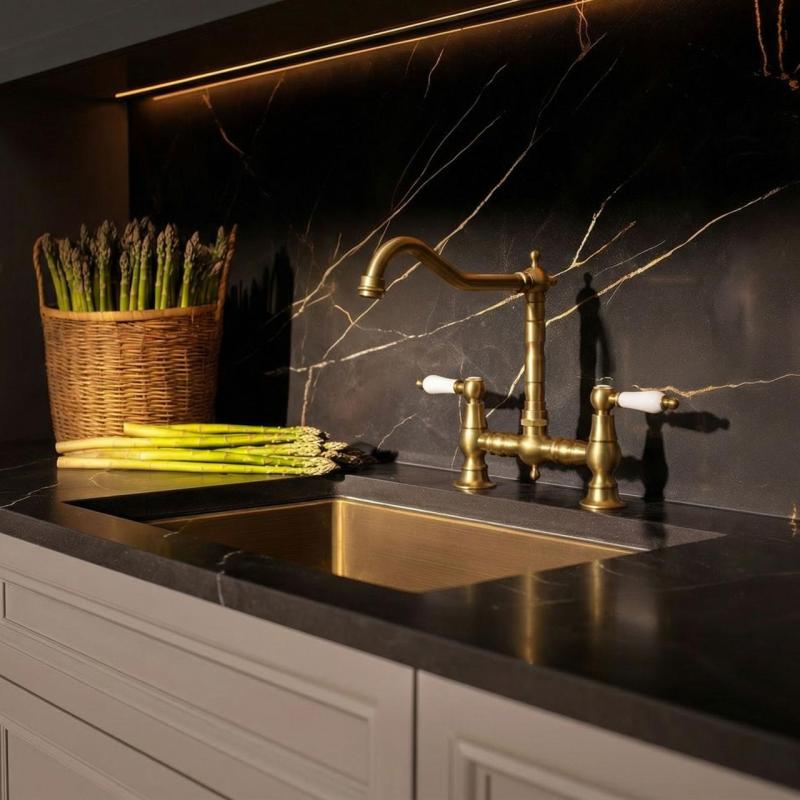 Aquanello Heritage Manor Robinet de cuisine classique de style rétro, pont, bronze avec poignée blanche BN-0010-HM